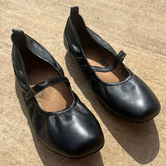 Taos. 7.5 Babble Mary Jane in Black - Picture 4 of 15